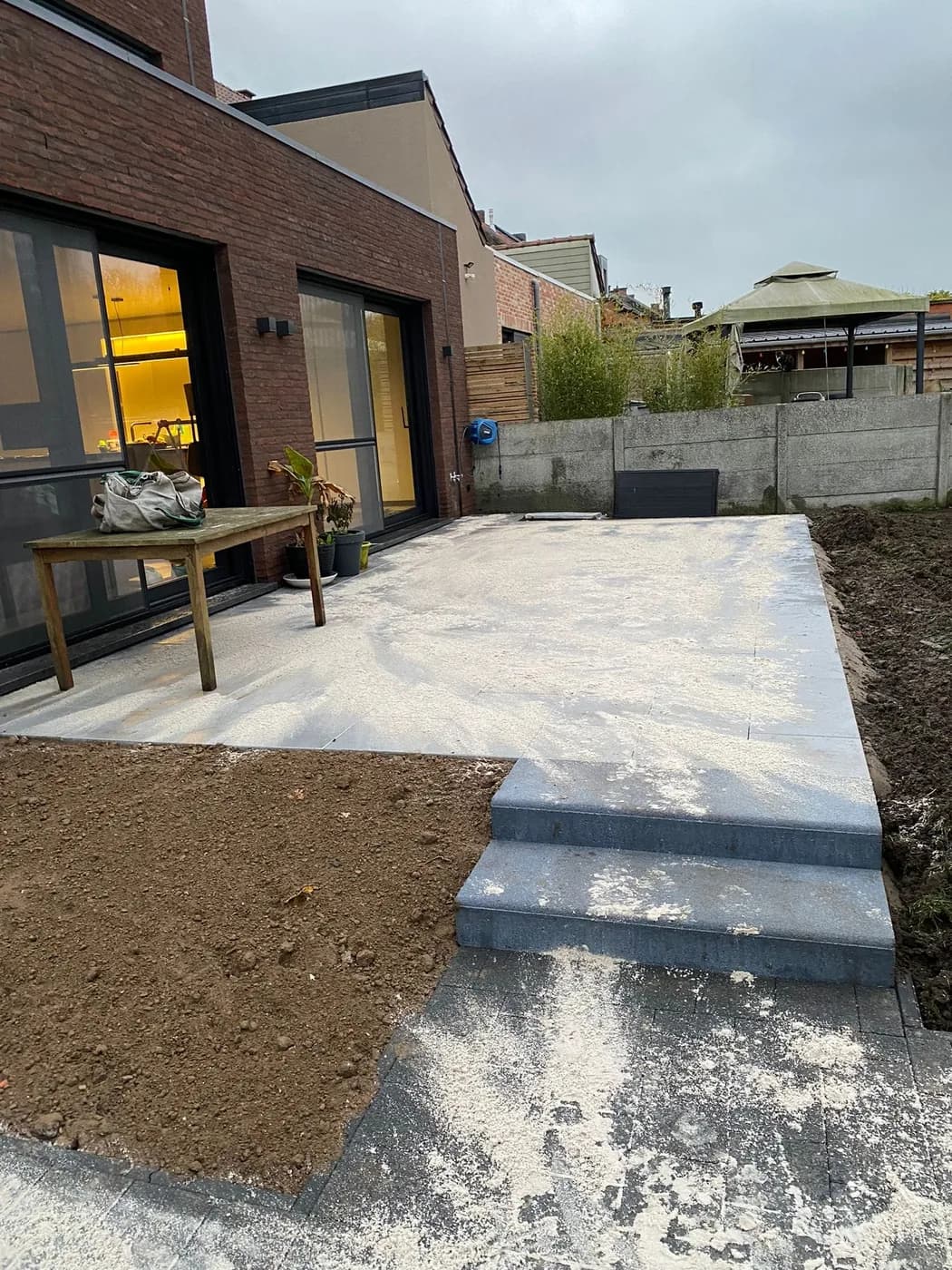 Tuinaanleg rond een woning, ter illustratie van onze werkwijze