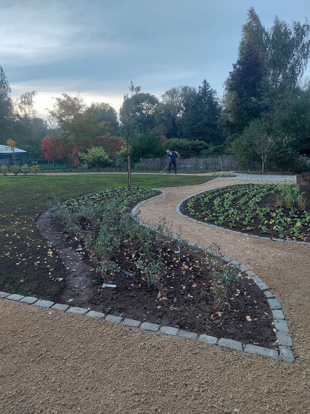 Grondwerken tijdens de aanleg van een tuin door Tuinwerken Steven Massa